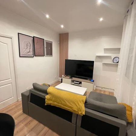 Charmant Appartement Americain 圣但尼 外观 照片