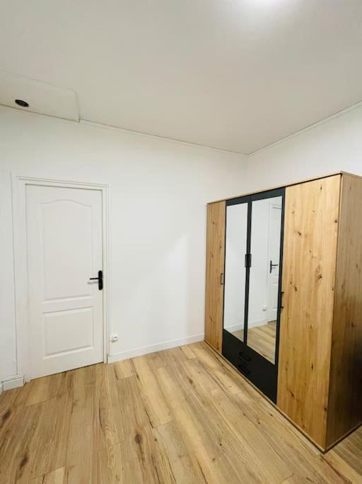 Charmant Appartement Americain 圣但尼 外观 照片