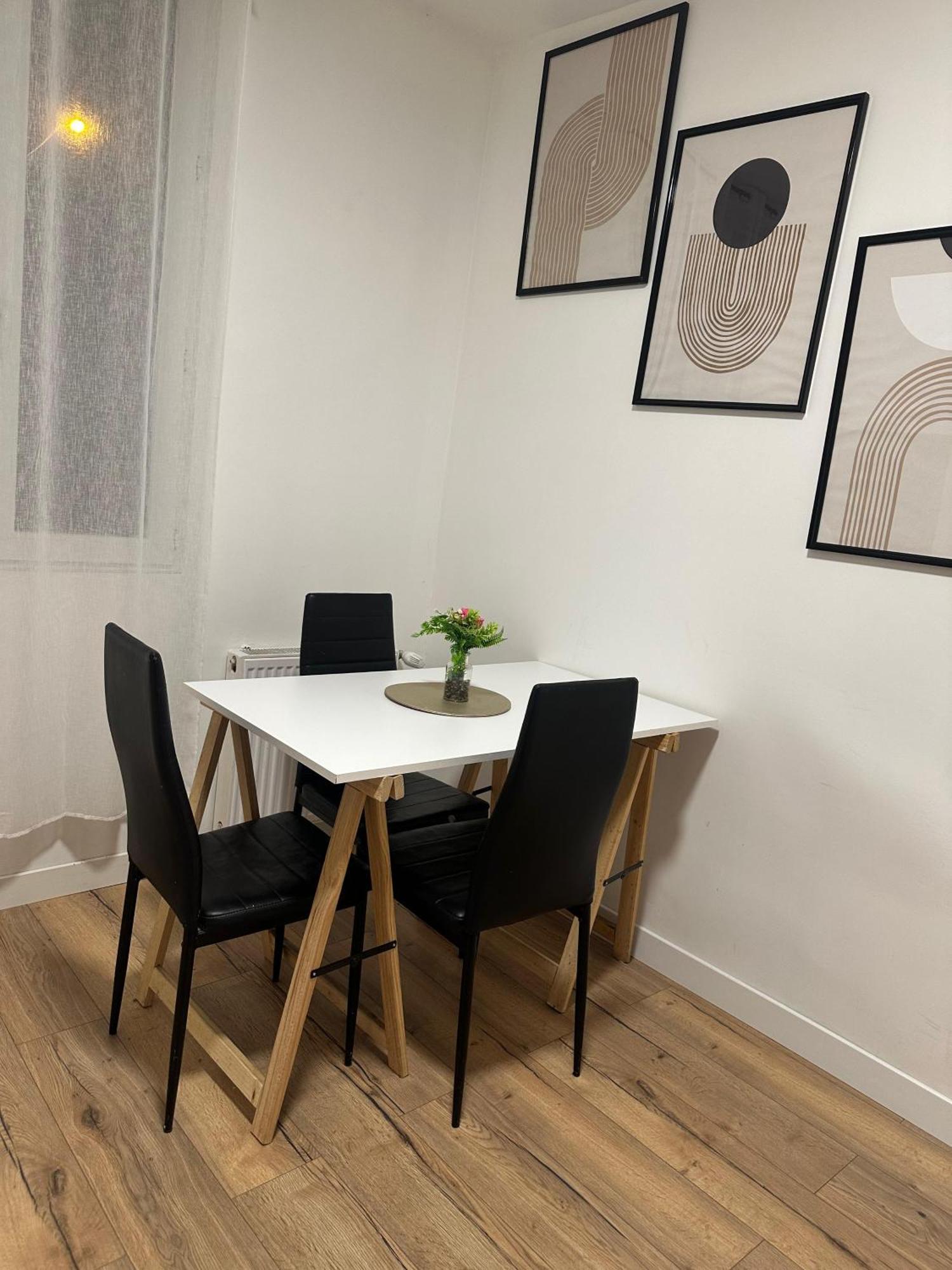 Charmant Appartement Americain 圣但尼 外观 照片